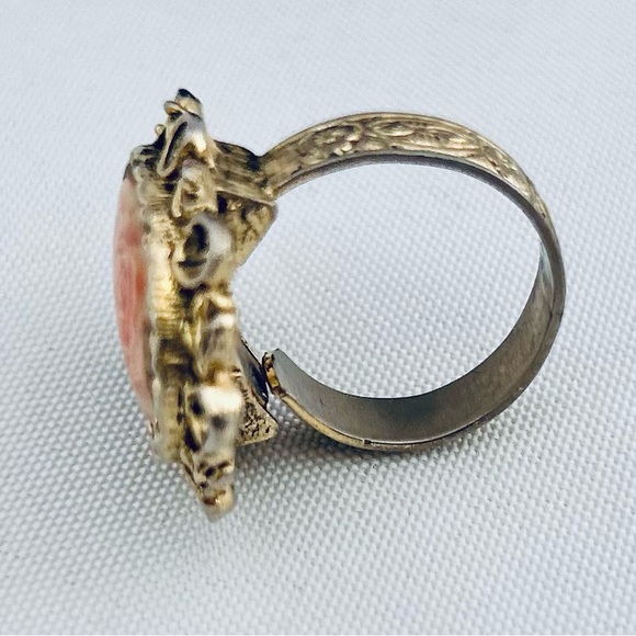 Vintage Porcelain Ring with Hand Painted Flower Rose Adjustable Gold Tone Metal - Picture 3 of 5